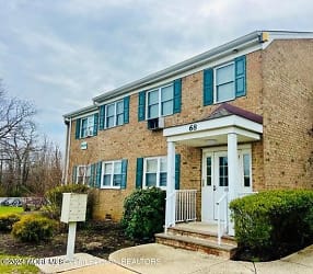 68 Manchester Ct #B - Freehold, NJ