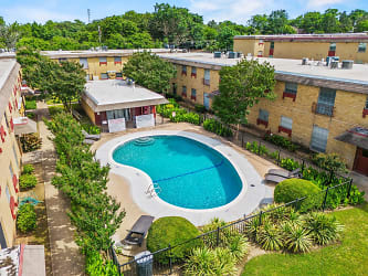 Car Mel Apartments 3638 W Waco Dr - Waco, TX