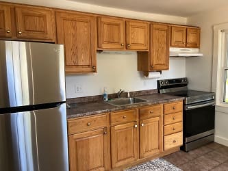 2 Phelps St #2 - Kittery, ME