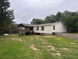 337 Red Bluff Rd unit Doublewide - Spicewood, TX