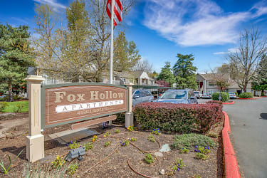 Fox Hollow Apartments - Salem, OR