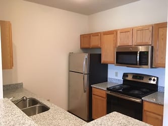 2893 Mickelson Pkwy unit 202 - Fitchburg, WI