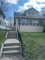 230 E Eckman St - South Bend, IN