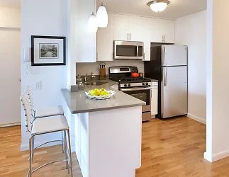 355 S End Ave unit 21L - New York, NY
