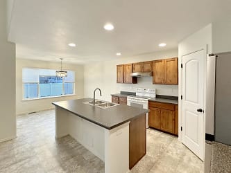 1813 102nd Ave - Greeley, CO
