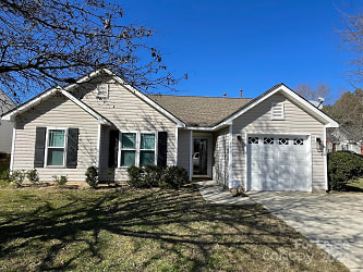 183 Kristens Ct Dr - Mooresville, NC