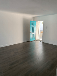 11040 Hesby St unit 203 - Los Angeles, CA