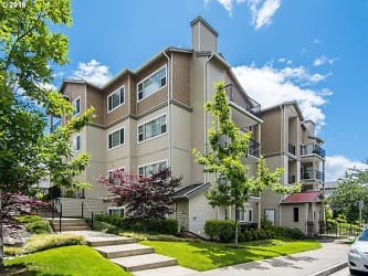 600 NW Lost Springs Terrace unit 401 - Portland, OR