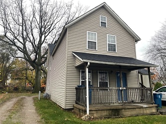 2344 East Ave - Lorain, OH