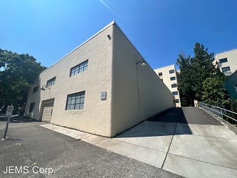 970 NW 25th Ave - Portland, OR