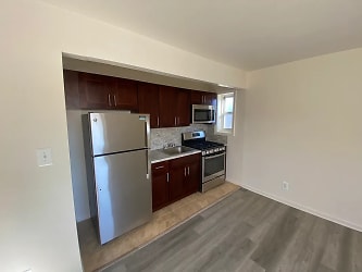 144-45 37th Ave unit 2Apt 2 - Queens, NY