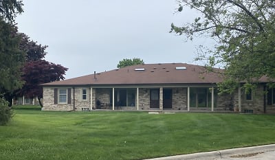 14897 Dover Ct - Shelby Township, MI