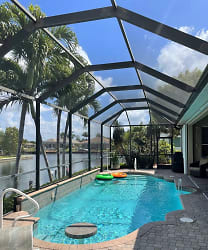 2803 SW 39th Terrace unit Website - Cape Coral, FL