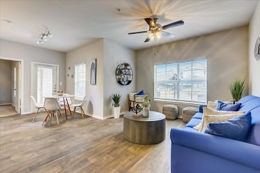 Southpoint Villas Apartments - Arlington, TX