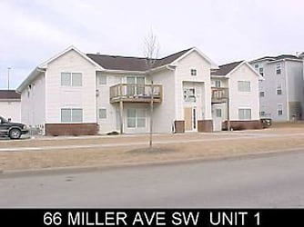 68 Miller Ave SW - Cedar Rapids, IA