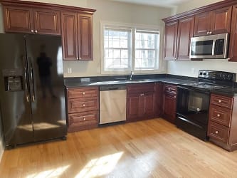 78 Ossipee Rd unit 2 - Somerville, MA