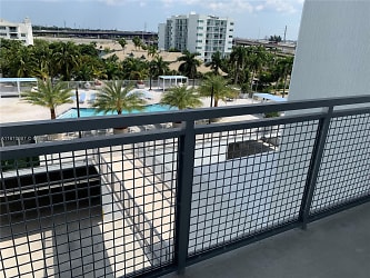 2500 SW 22nd Terrace #619 - Fort Lauderdale, FL
