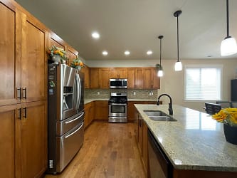 20177 SW Mohican St - Beaverton, OR