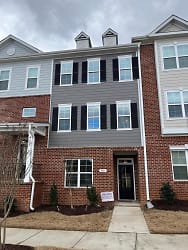 980 Gateway Commons Cir - Wake Forest, NC