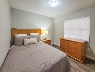 Room For Rent - Gainesville, FL