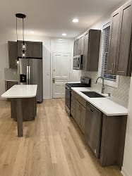 2765 N Kenmore Ave Unit 1F - Chicago, IL