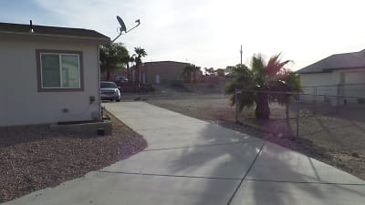 5661 Gazelle Dr - Fort Mohave, AZ