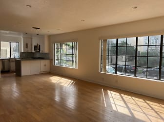 11823 Mayfield Ave unit 101 - Los Angeles, CA