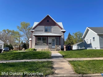 512 W 1st Ave - Mitchell, SD