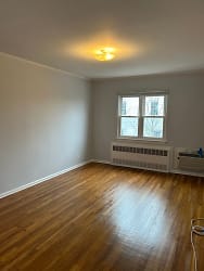 150-60 15th Dr unit 2nd - Queens, NY