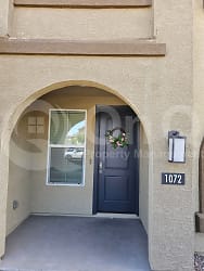 1255 North Arizona Avenue Unit 1072 - Chandler, AZ