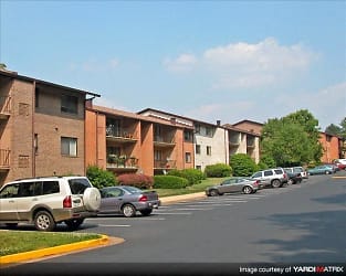 Gainsborough Court Apartments - Fairfax, VA