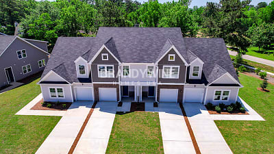 906 Coosaw Place - Wilmington, NC