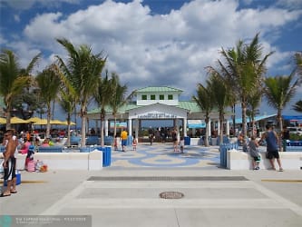 1900 Oceanwalk Ln #104 - Pompano Beach, FL