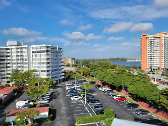 1300 NE Miami Gardens Dr #713E - Miami, FL