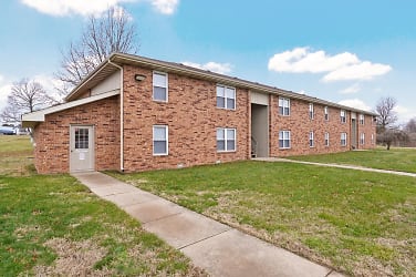 3000 N Kentwood Ave - Springfield, MO