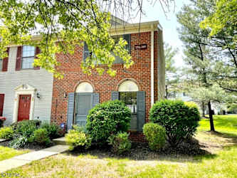 385 Penns Way - Bernards, NJ