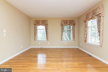 481 Lake George Cir - West Chester, PA