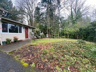 7735 SW 45th Ave - Portland, OR