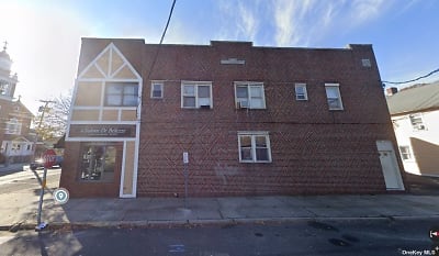 2 A Somerset Ave 3 Apartments - East Islip, NY