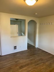 360 N State St unit 9A - Sutherlin, OR