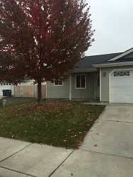 3940 Francine Ct - White City, OR