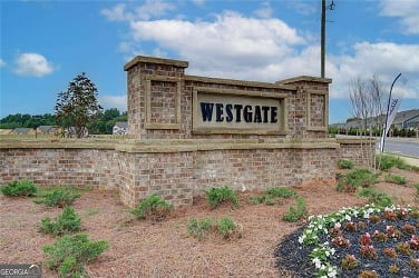 2800 Westgate Park Dr - Loganville, GA