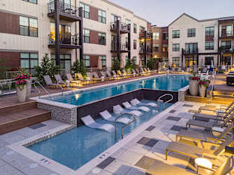 The District Apartments - Montvale, NJ