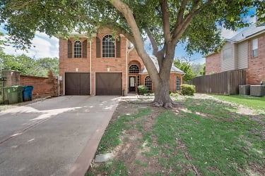 2225 Briary Trace Ct - Lewisville, TX