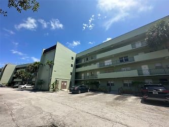 1638 Embassy Dr #307 - West Palm Beach, FL