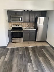 4644-4648 Cuming Street - Newly Remodeled 1 Bedroom Apartments With High End Finishes!!!! - Omaha, NE