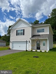 63 Headwaters Dr - Falling Waters, WV