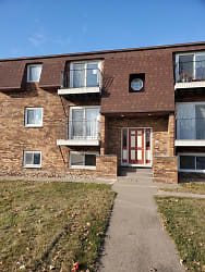 2788 Willow Dr unit 2788-2 - Bettendorf, IA