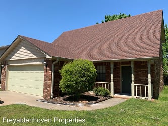 415 Valley Dr - Russellville, AR