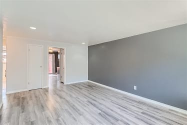 10321 W 59th Ave - Arvada, CO